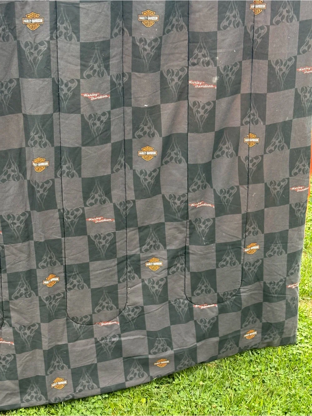 Harley-Davidson Comforter Heritage Soft Tail on Ftont Logo on Back 1998